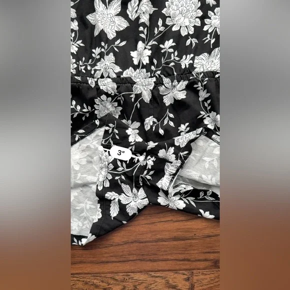 The Children’s Place Girl’s XL (14) Black And White Floral Sleeveless Romper - Picture 6 of 9